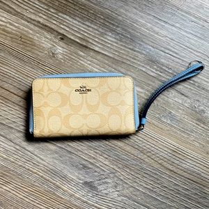 Medium coach zip wallet